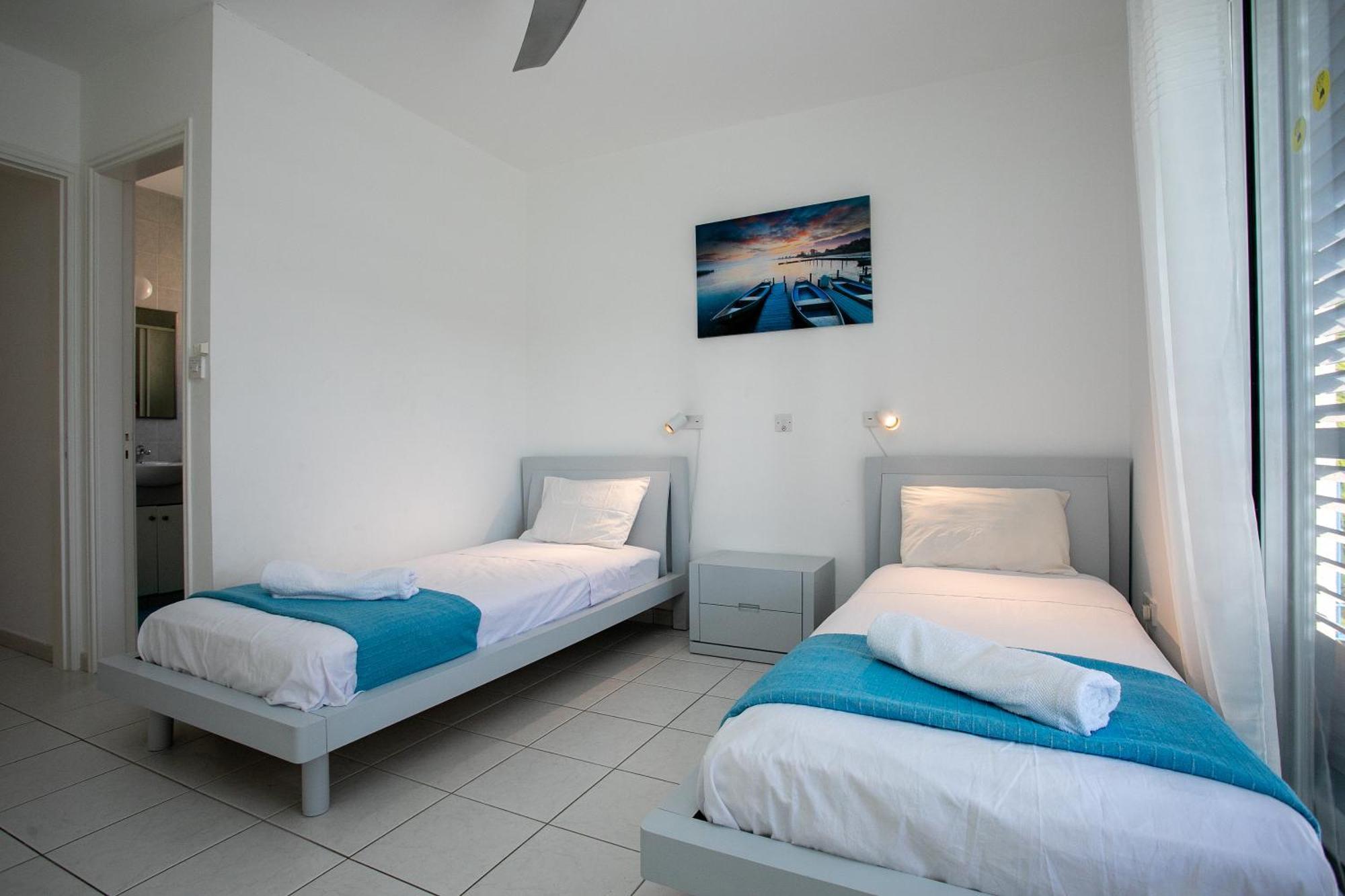 Casa Del Sol Townhouse In Iris Village 파포스 외부 사진
