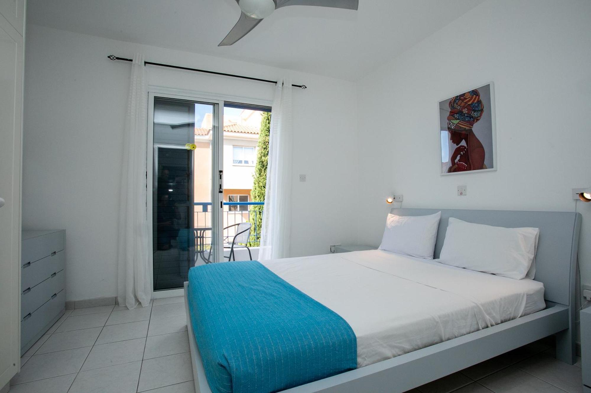 Casa Del Sol Townhouse In Iris Village 파포스 외부 사진