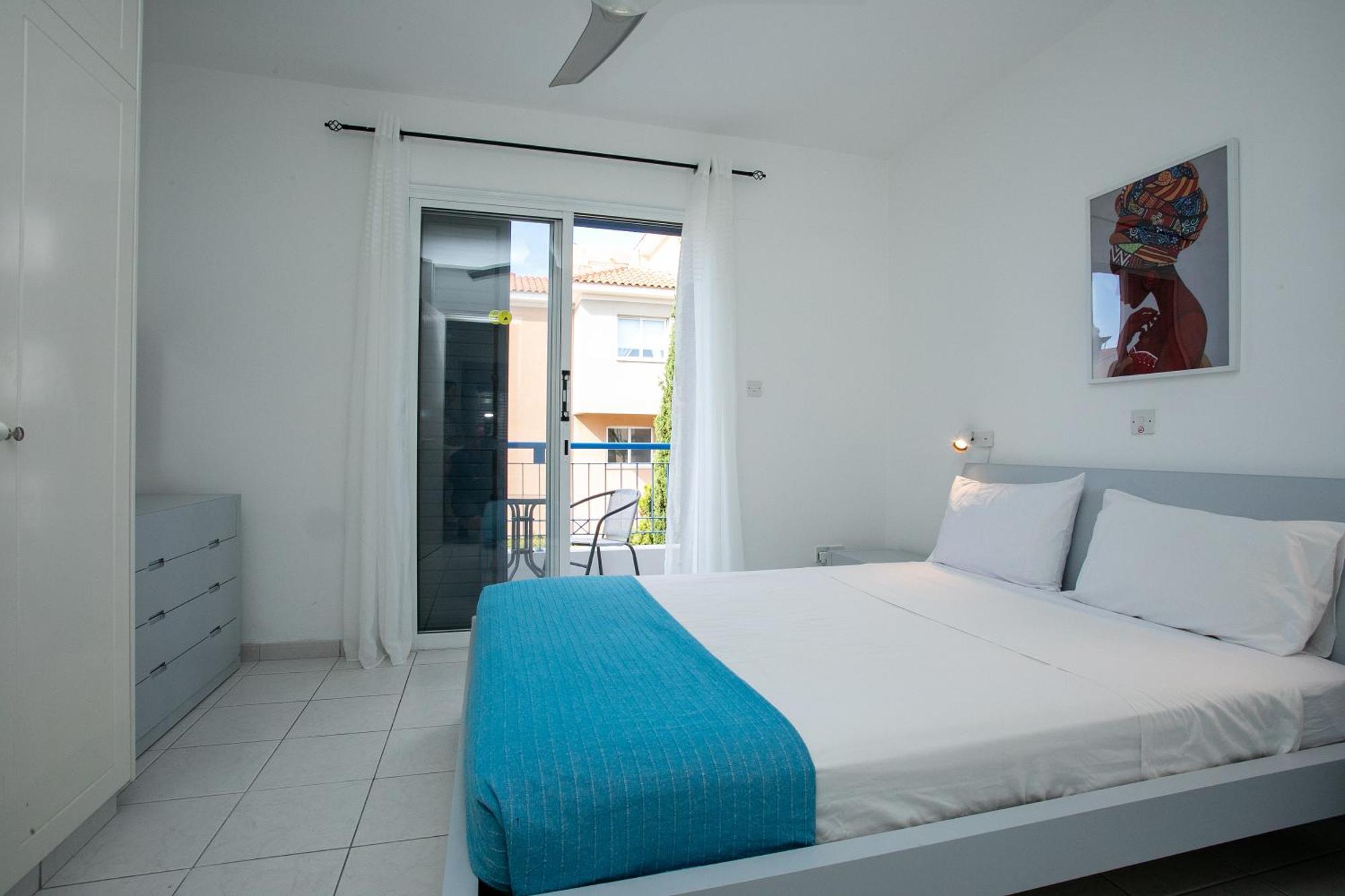 Casa Del Sol Townhouse In Iris Village 파포스 외부 사진