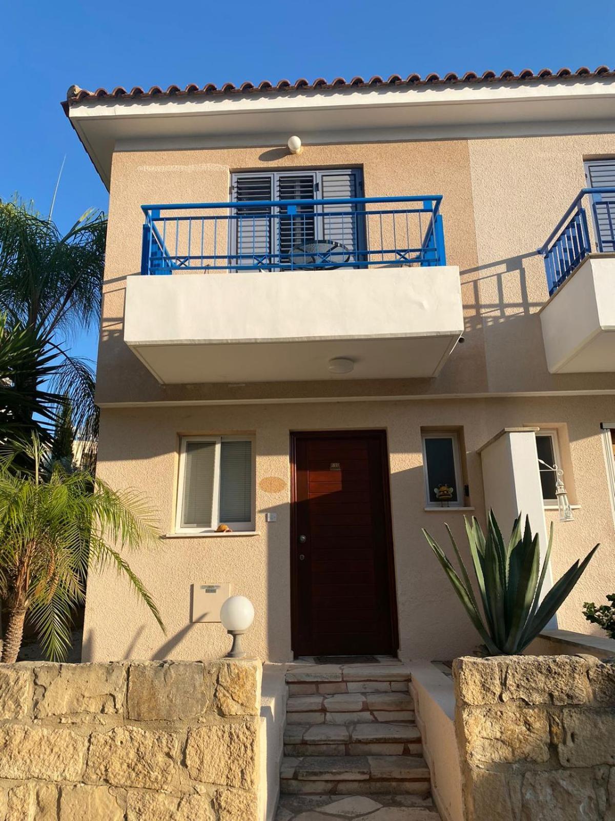 Casa Del Sol Townhouse In Iris Village 파포스 외부 사진