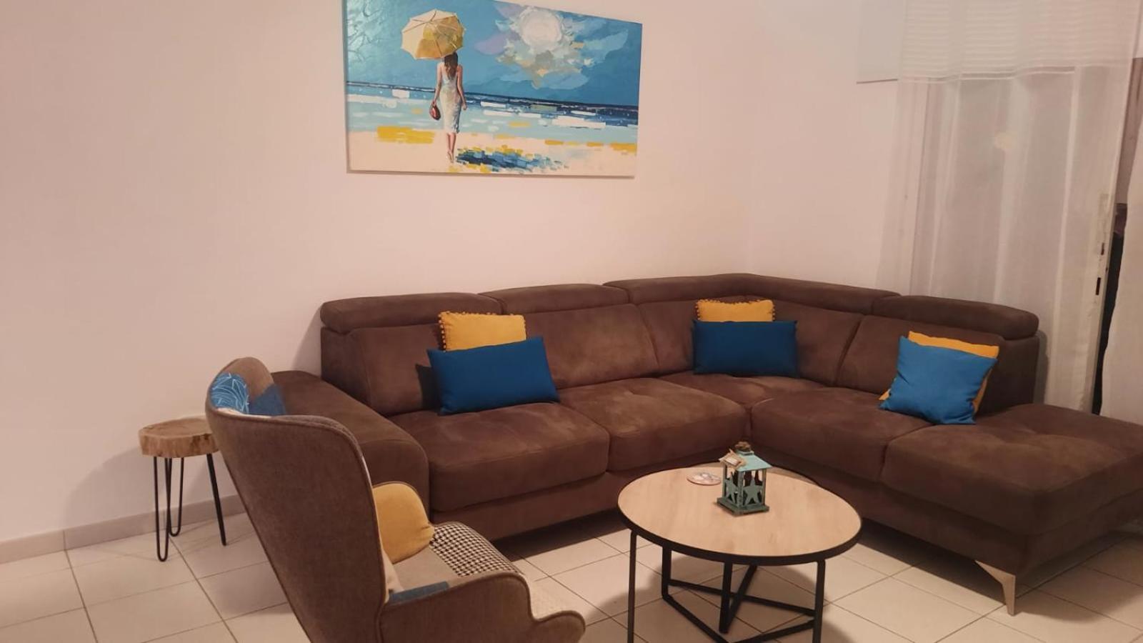 Casa Del Sol Townhouse In Iris Village 파포스 외부 사진