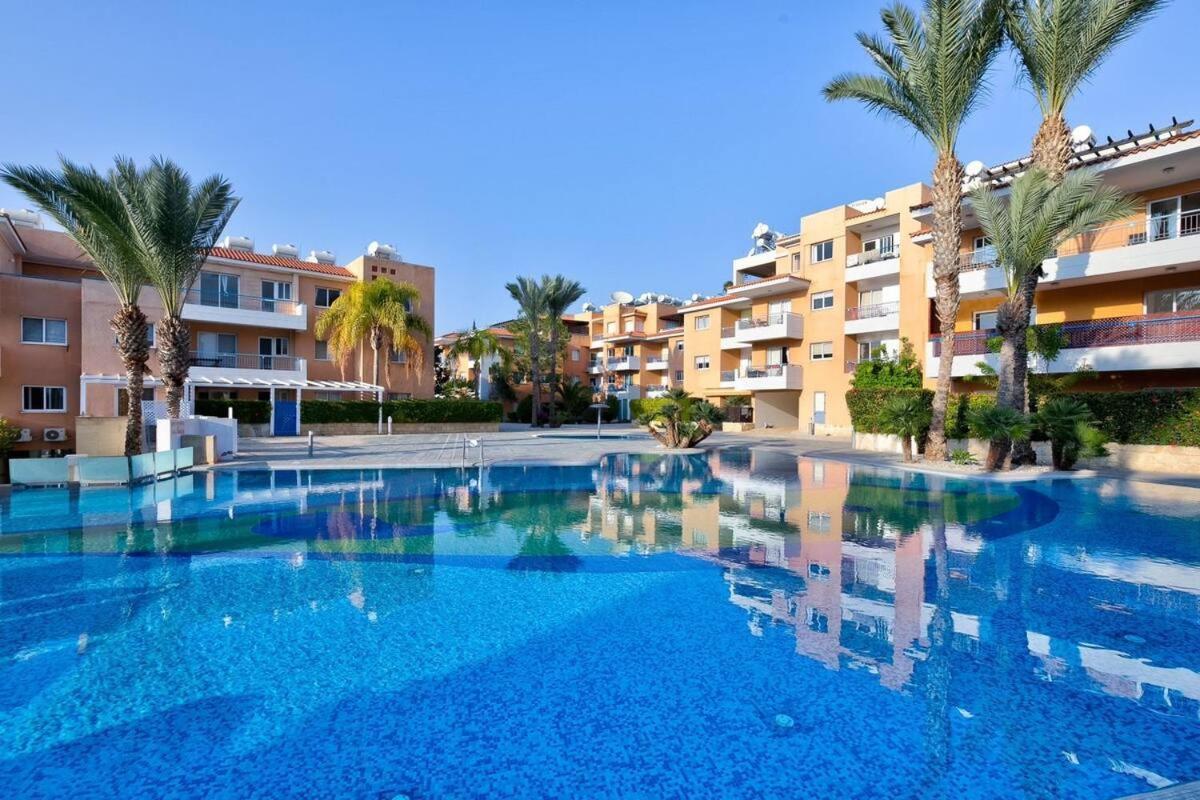 Casa Del Sol Townhouse In Iris Village 파포스 외부 사진