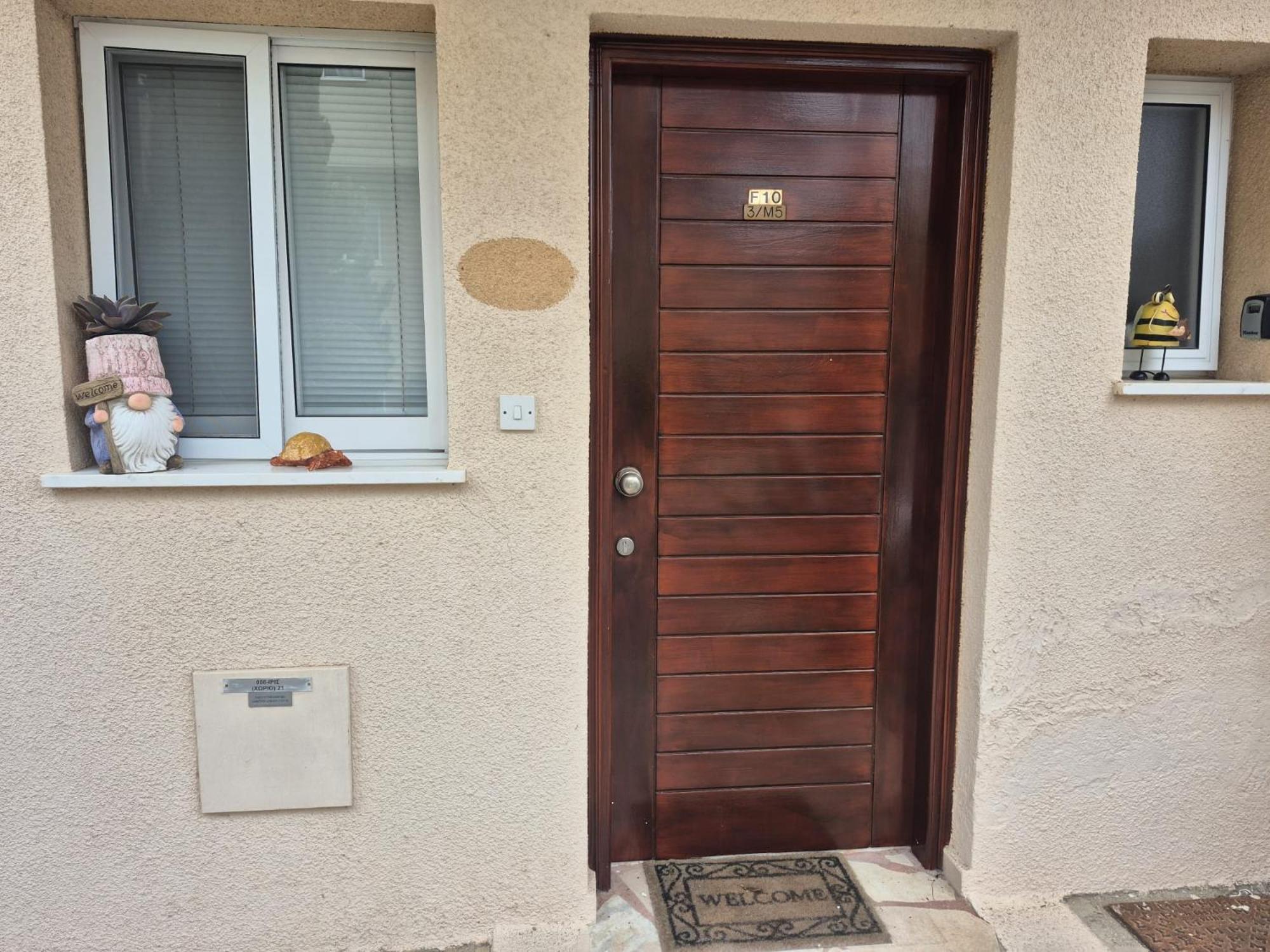 Casa Del Sol Townhouse In Iris Village 파포스 외부 사진