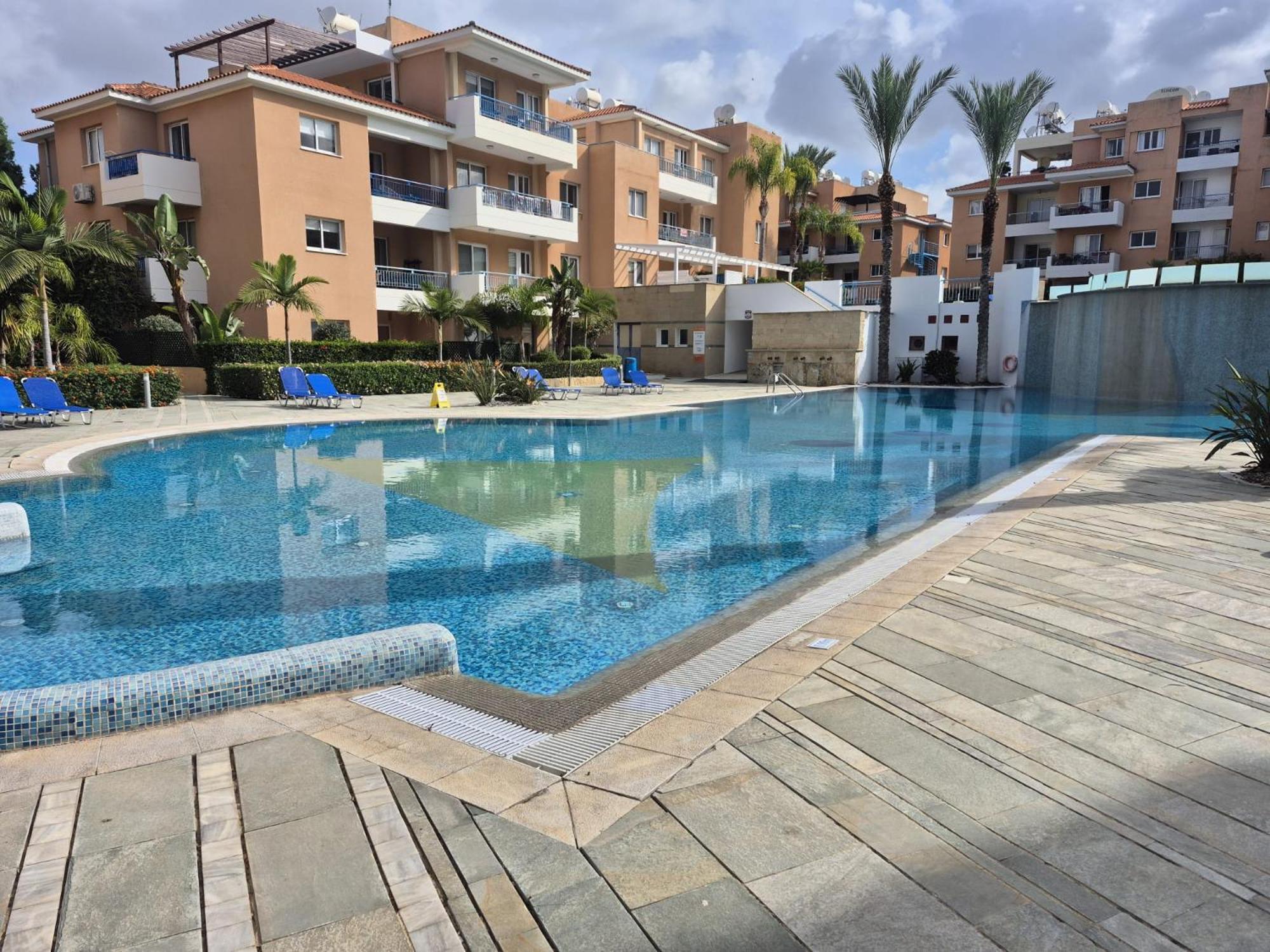 Casa Del Sol Townhouse In Iris Village 파포스 외부 사진